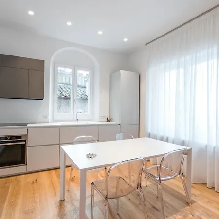 Nima Boutique House * פרוג'ה