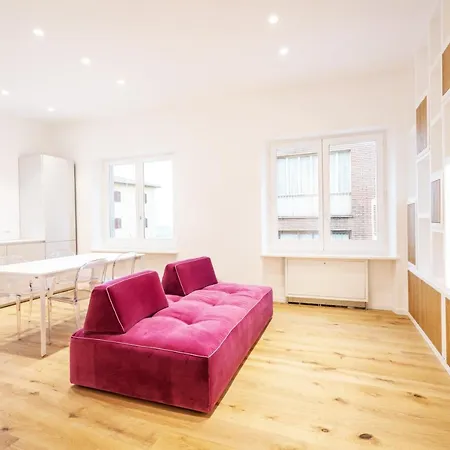 Nima Boutique House פרוג'ה